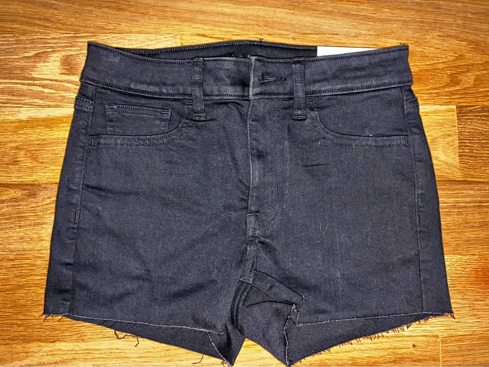 New with tags AE high rise stretch shorts (Black) sz 2