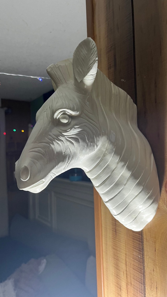Minimalist Safari Decor: 3D Zebra Head Sculpture - Wall Hanging