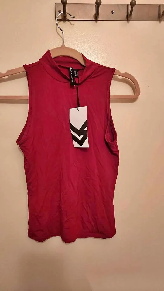 BNWT Dark red cotton top (size 4) thumbnail