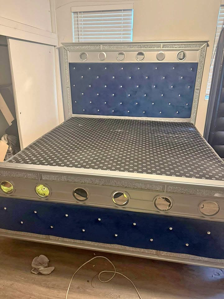 Queen bed with leds and speakers! (Retail $1200) just the bed!