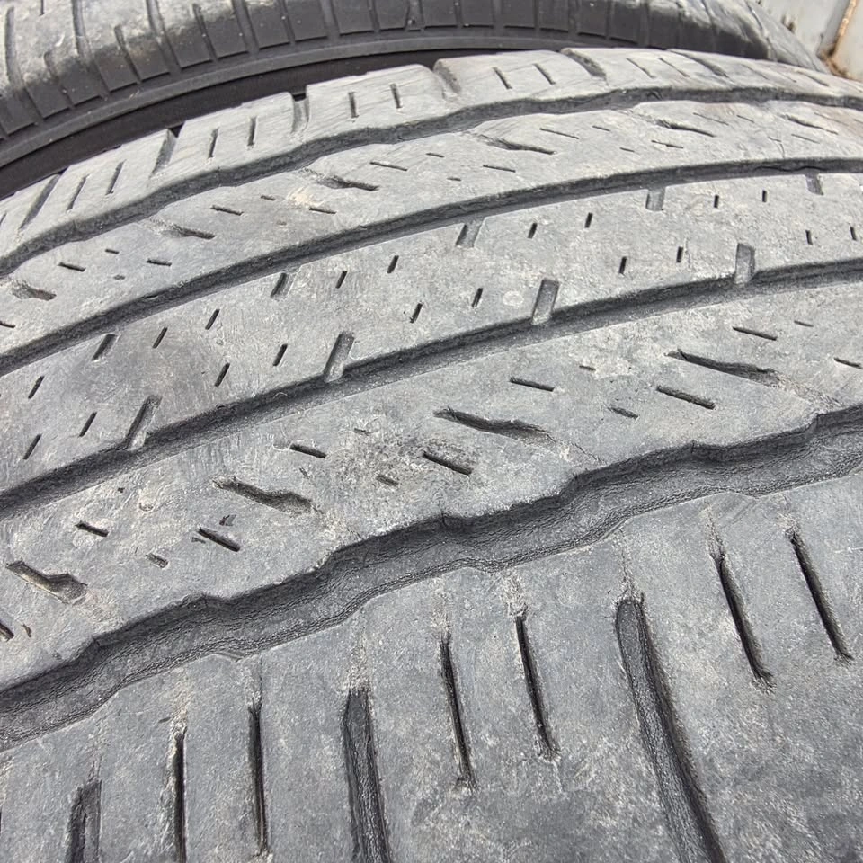 2 x 19 inch Toyo All Season Tires 225/55/19 - photo 2