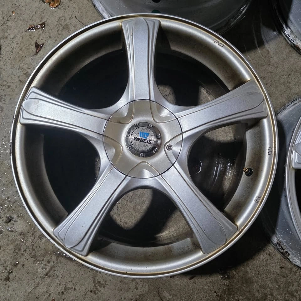 18 inch Alloy Rims 5x114.3 & 5x112 Dual Pattern - photo 5