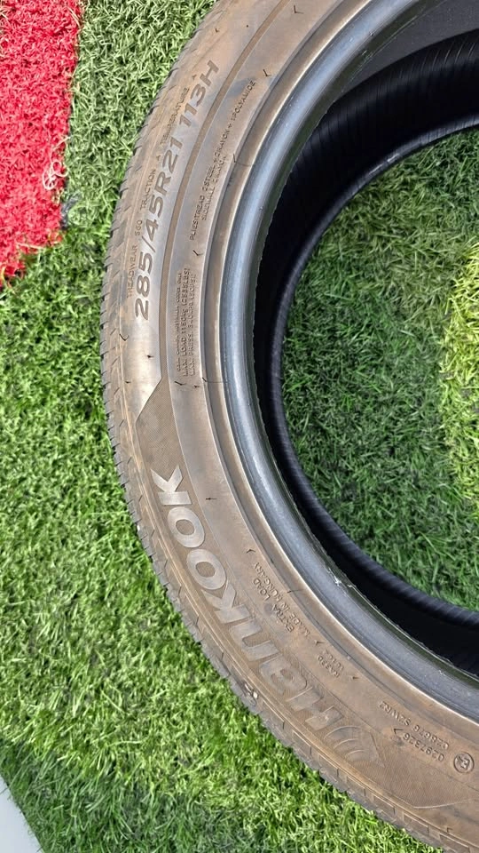285/45/21 Hankook All Season Tire