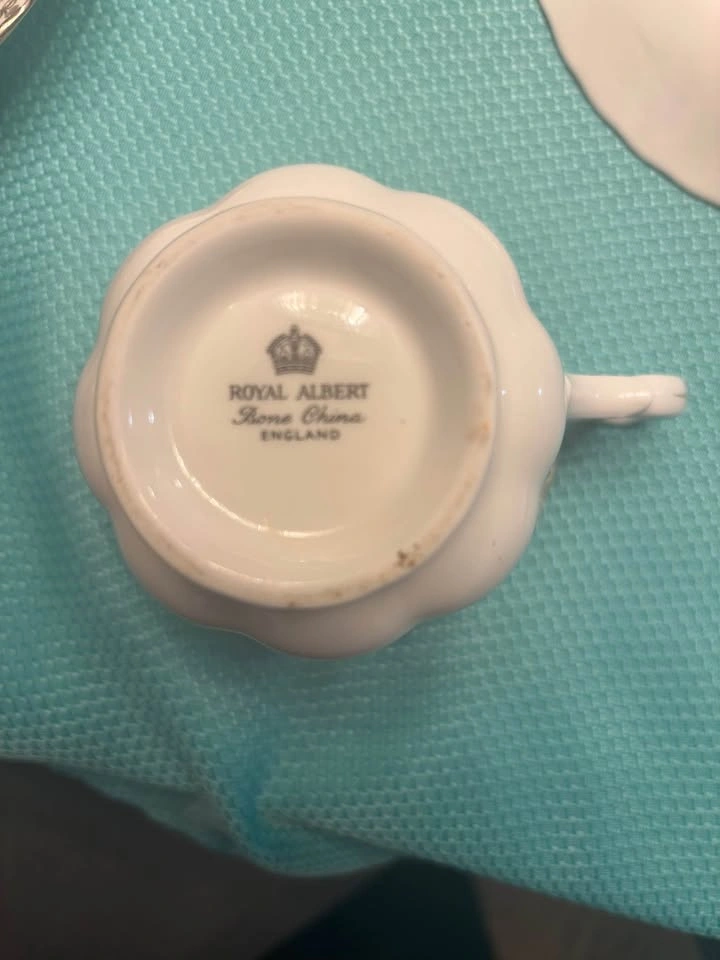 Royal Albert Wedding Anniversary Teacup and saucer set - photo 4