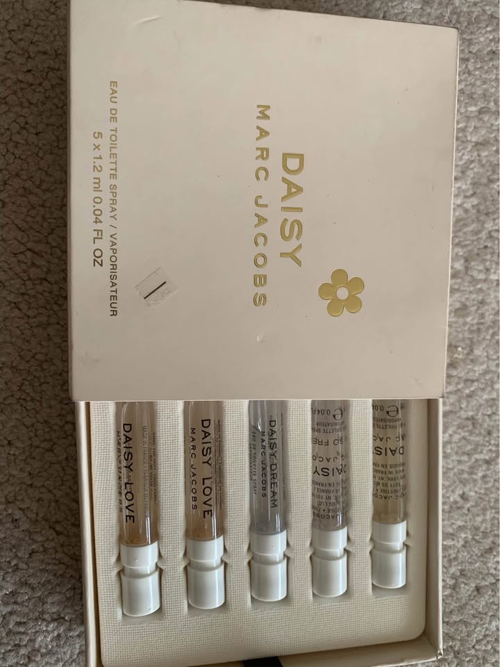 Daisy Marc Jacobs perfume sample - photo 2