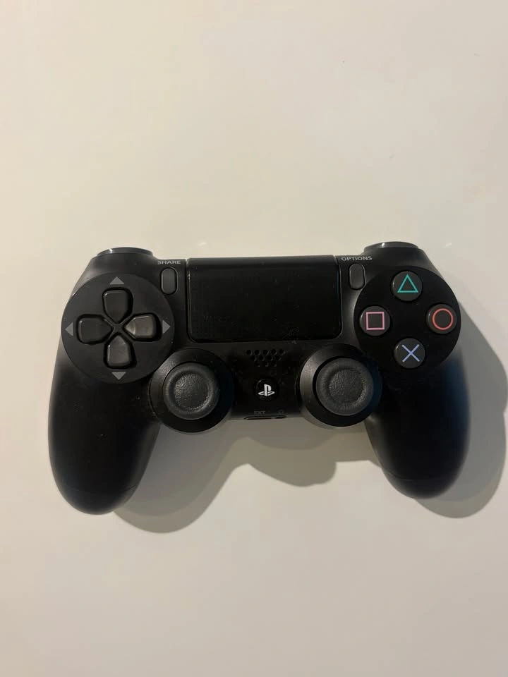 Playstation 4 (PS4) PRO + Wireless Controller - photo 3