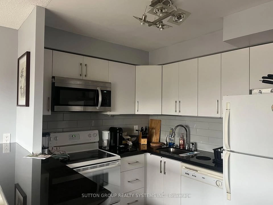 1 Bed 2 Baths Apartment - photo 5