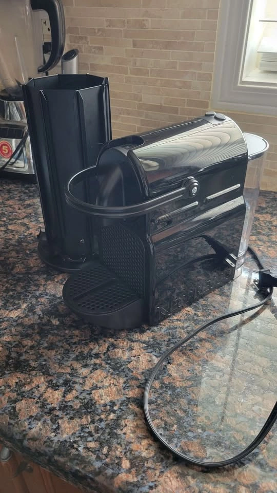 Nespresso Inissia Original Coffee Machine - photo 2
