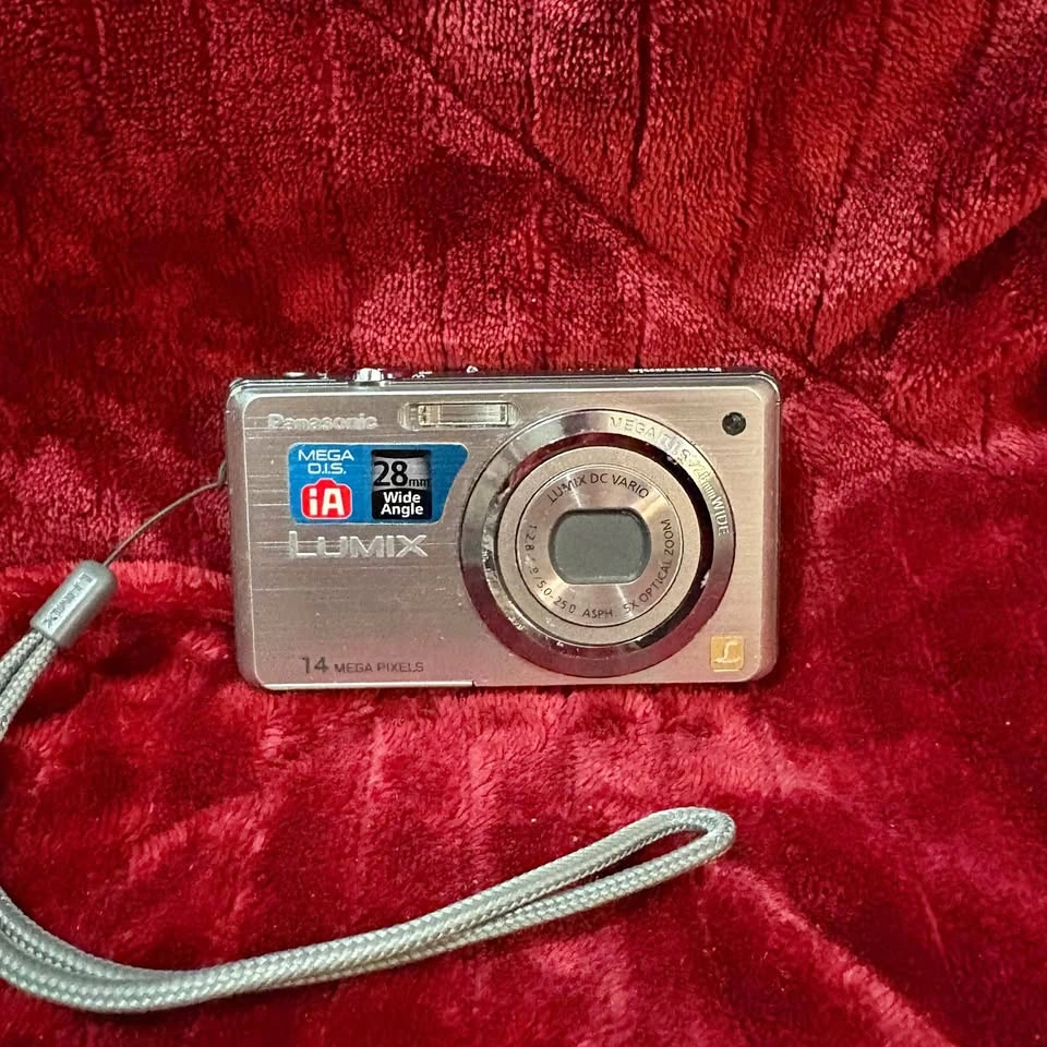Panasonic Lumix DMC-FH3