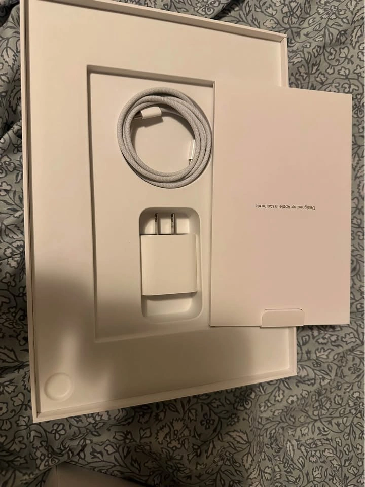 iPad Air 11 inch (M2) 128GB + Apple Pencil Pro & Keyboard - photo 3