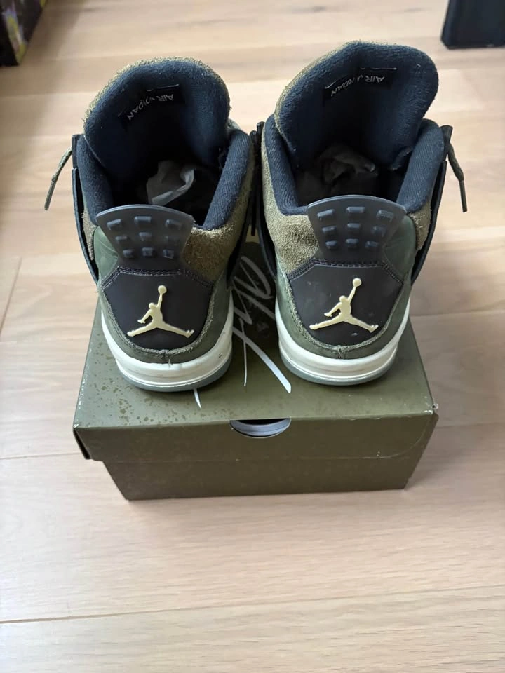 Authentic Jordan 4 Retro SE Craft Medium Olive Size 6.5 - photo 2