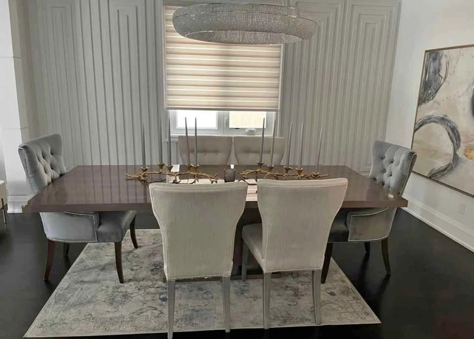 Extendable Dining Table with 8 Chairs