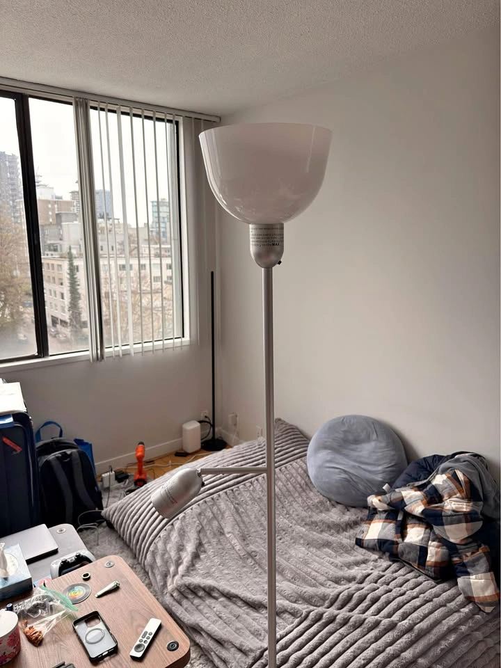 Move out sale: Floor Lamps x2