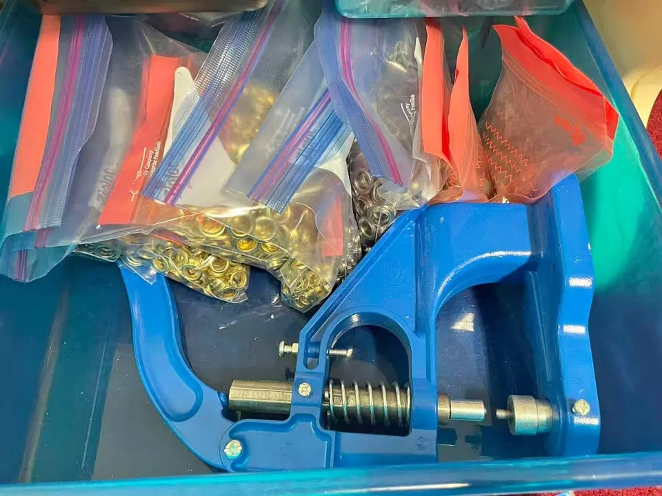 Hand press Machine plus grommets kit thumbnail