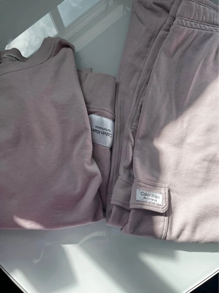 Calvin Klein Sweatsuit - photo 4