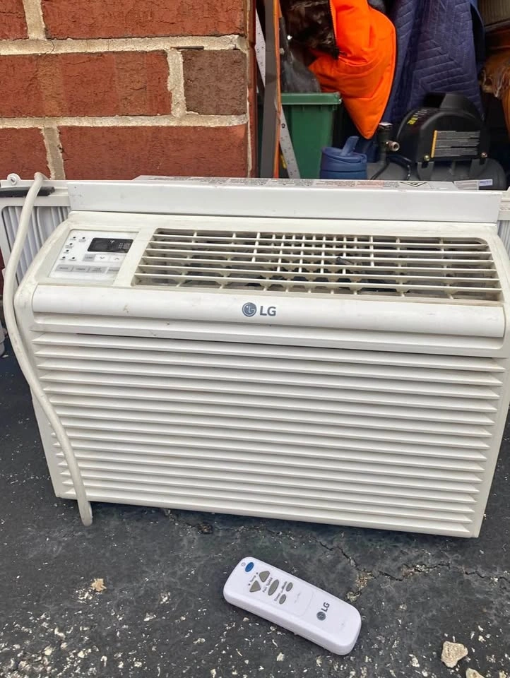 LG Air Conditioner with Remote