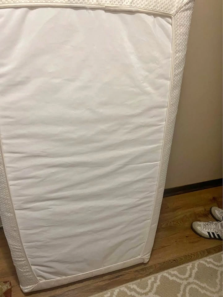Baby Crib with Thick Cover