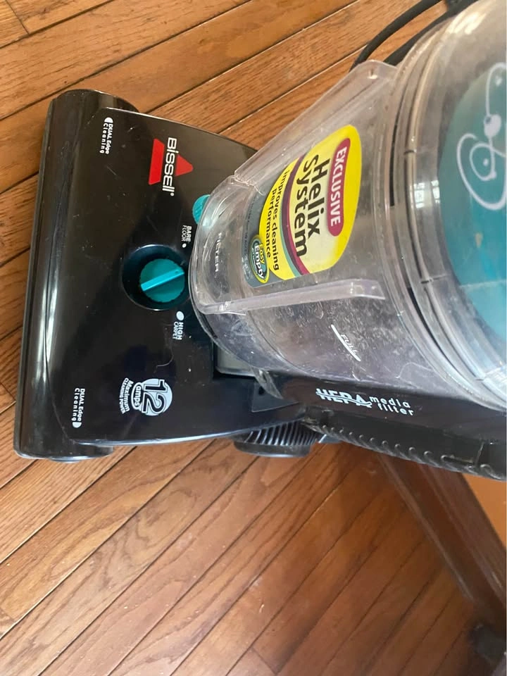 Bissell Helix System Vacuum Cleaner 12 amps - photo 2