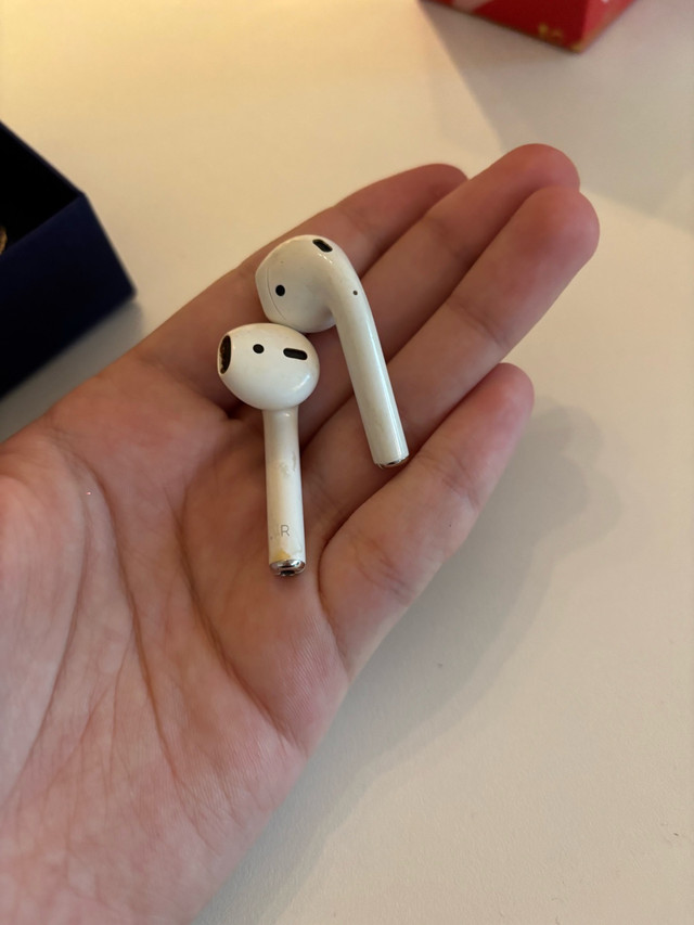 Apple AirPods