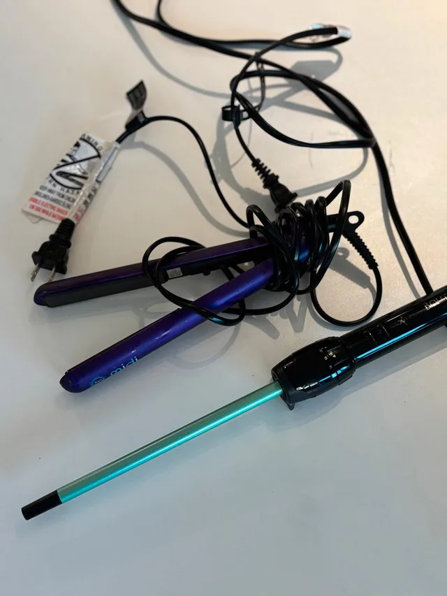 Hair Tools - Mini Flat Iron & Curling Wand image indicator(3)