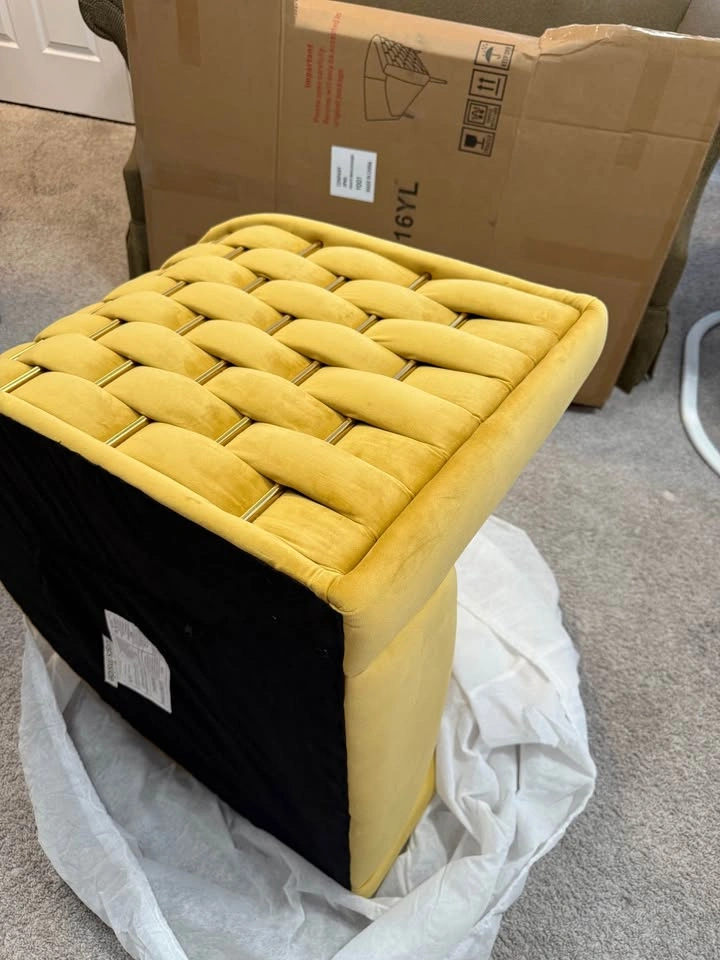 FFIJJ Velvet Barrel Accent Chair, Tufted (Yellow) - photo 4