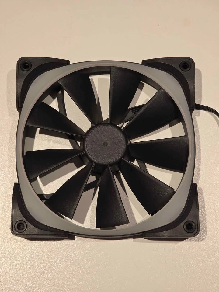 NZXT AER RGB 2 140mm PC Fan - photo 2
