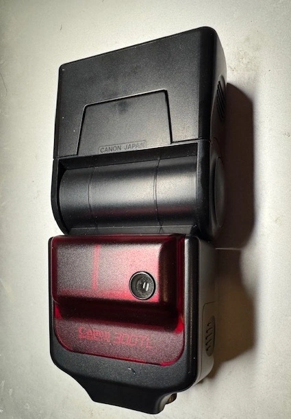 CANON SPEEDLIGHT 300TL CAMERA FLASH - photo 2