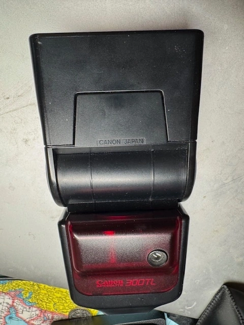 CANON SPEEDLIGHT 300TL CAMERA FLASH - photo 3