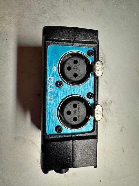 CAMCORDER SOUND ADAPTER (MONO AND STEREO)