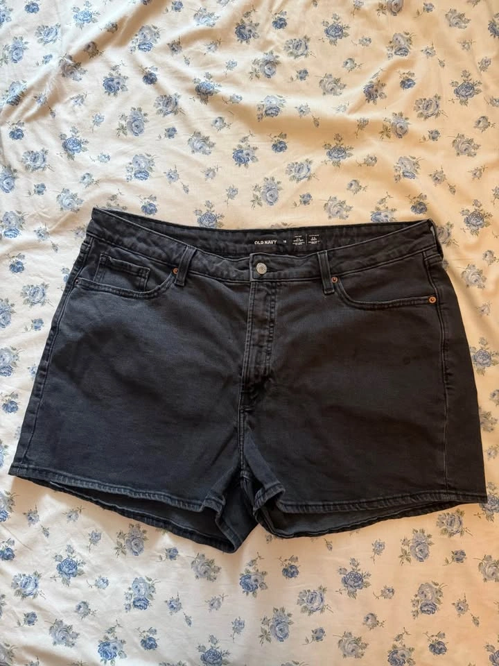 Women's Old Navy High Waisted Denim Shorts - Plus Size 18 - photo 2