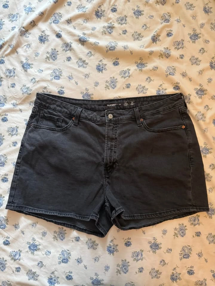 Women's Old Navy High Waisted Denim Shorts - Plus Size 18 - photo 3