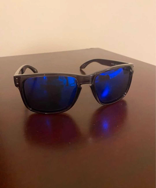 Stylish Black Sunglasses with Blue Lenses - photo 4