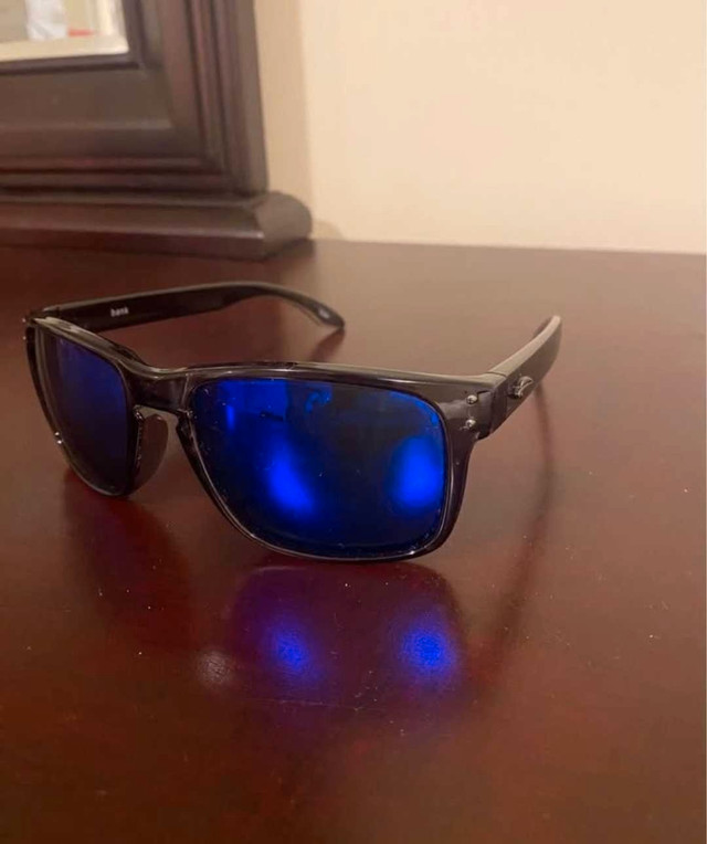 Stylish Black Sunglasses with Blue Lenses - photo 5