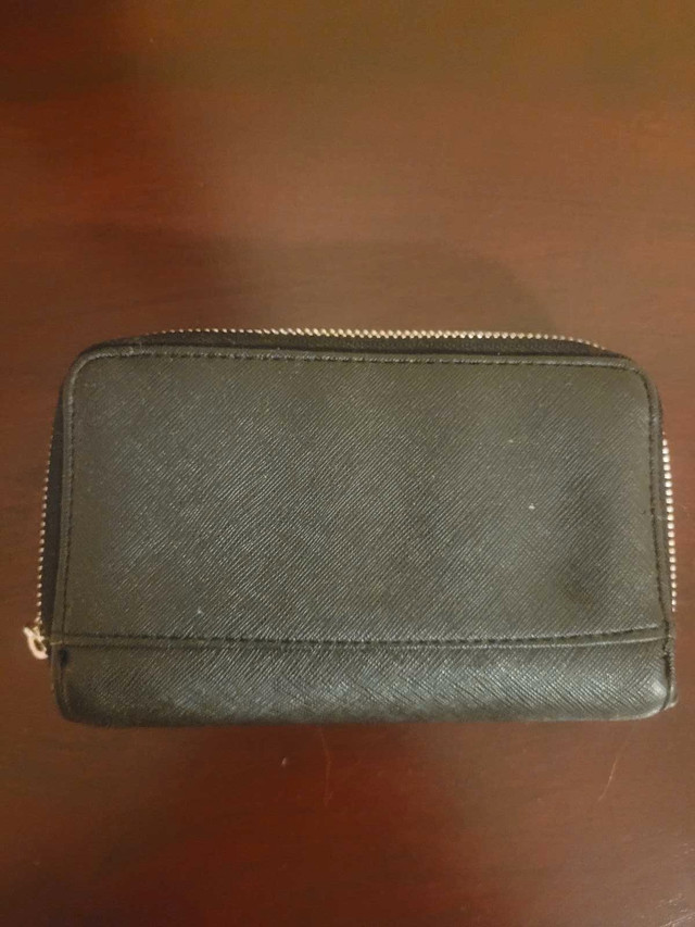 Women's Black Guess 1981 Zip Up Wallet - photo 2