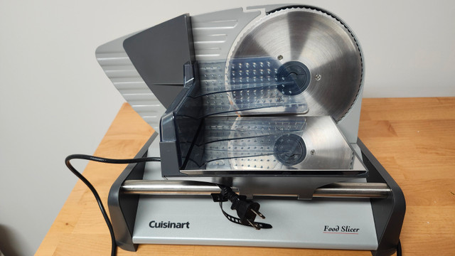 Food / Meat slicer (Cuisinart) $30 - photo 2