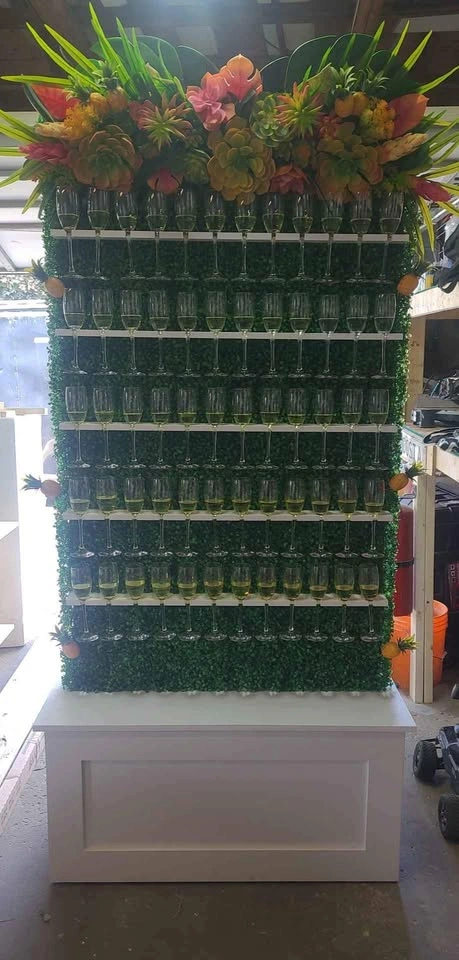 Champagne wall FOR RENT 7 feet tall! Holds 60 flutes. - photo 4