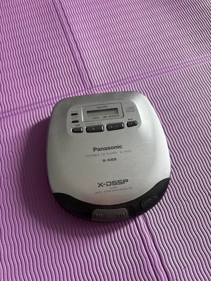 Panasonic Portable CD Player - photo 2