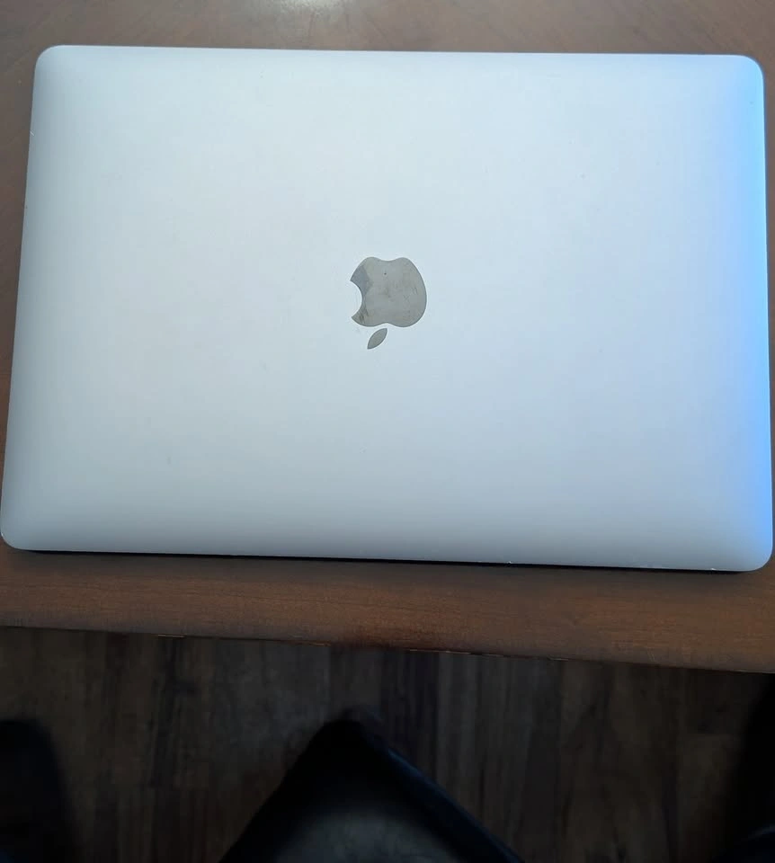 MacBook Pro M2 98% battery life - photo 2