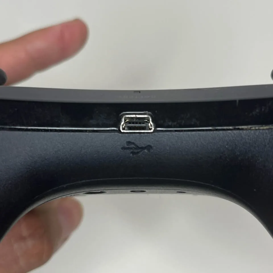 Nintendo Wii U Pro Controller image indicator(7)