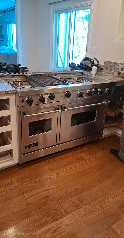 Viking Professional 48" Gas Range - 6 Burners + Griddle - photo 2