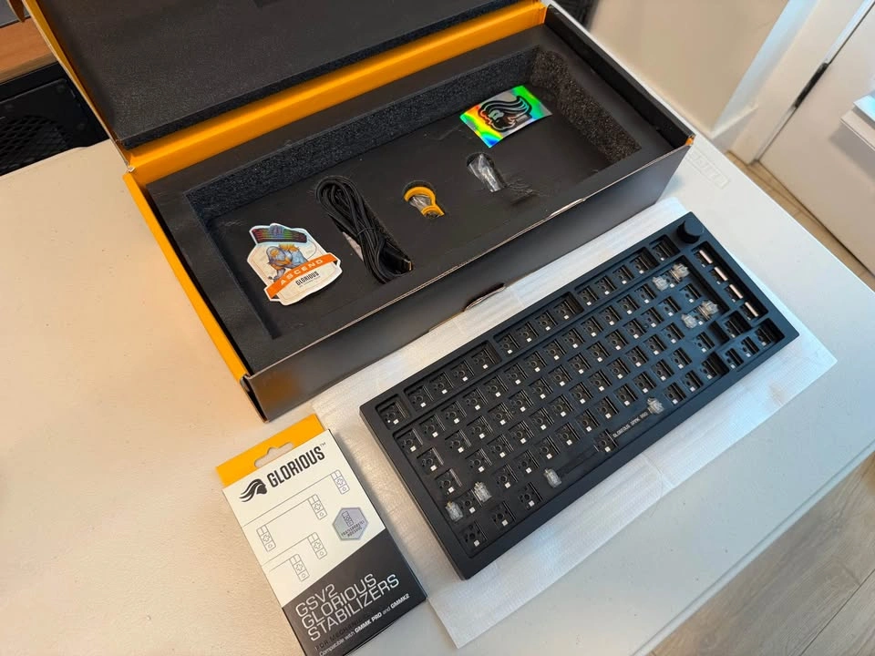Glorious GMMK Pro Keyboard - 75% Barebones - Black - photo 2