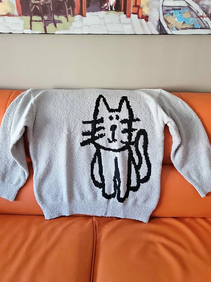 Cat Graphic Sweater Grey & White XL