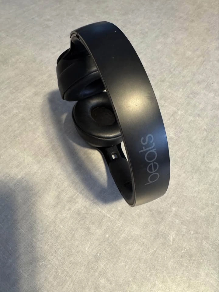 Beats Solo Pro Wireless Headphones - photo 2
