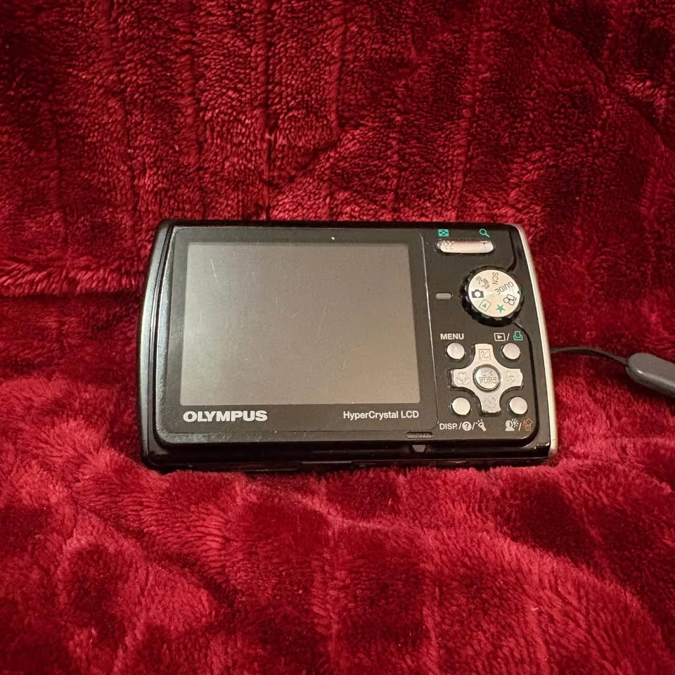 Olympus Stylus 790 SW - photo 2