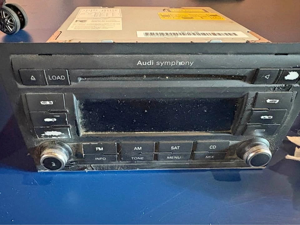 Audi Symphony CD Player / Satellite Car Radio