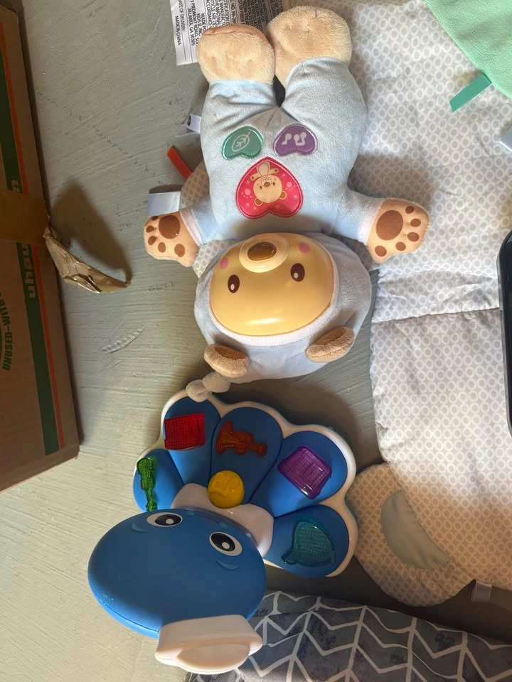 Diaper Bag, Swaddles, Mirror, Toys Bundle - photo 5