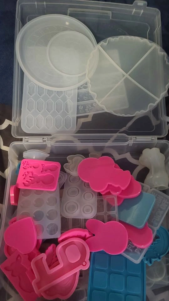 Over 50 Silicone Molds - photo 2