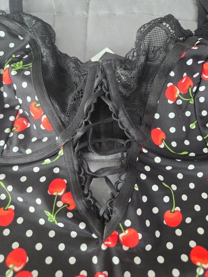 Torrid Retro Cherries Lace Bodysuit - Size 2 - photo 3