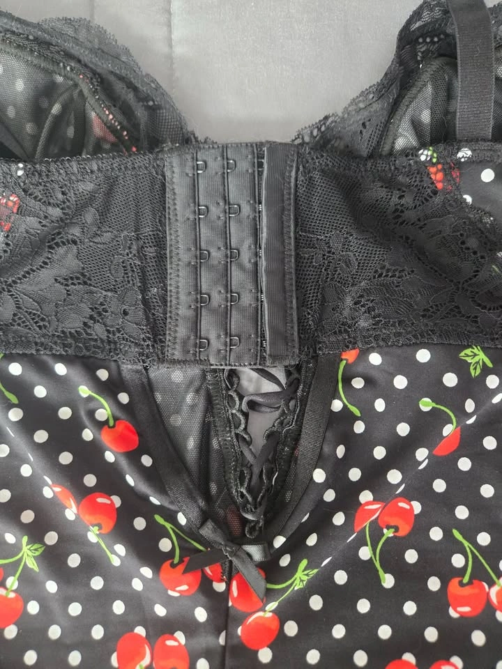 Torrid Retro Cherries Lace Bodysuit - Size 2 - photo 5