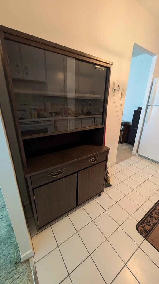 Dark Wood Display Cabinet Hutch Glass Doors Drawers - photo 4